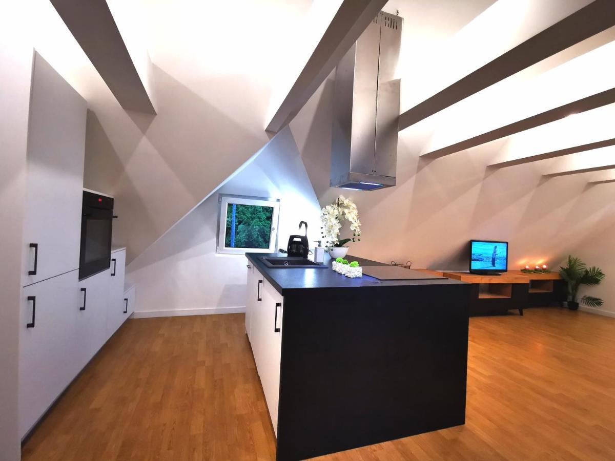 Апартаменты Chillout Apart In The Attic Львувек-Слёнски Экстерьер фото