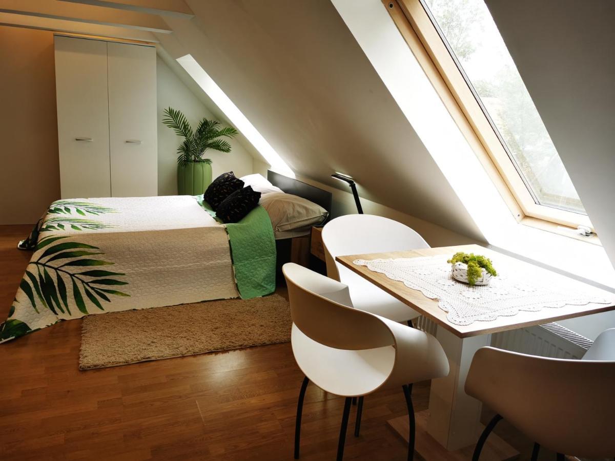 Апартаменты Chillout Apart In The Attic Львувек-Слёнски Экстерьер фото